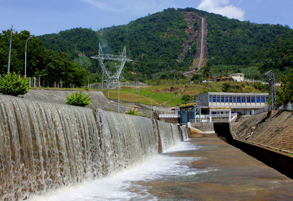 Phú Yên: Khẩn trương thi công các cột cảnh báo lũ vùng hạ du sông Ba 